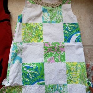 Lilly lion patch girls shift size 4. EEEEEEUC